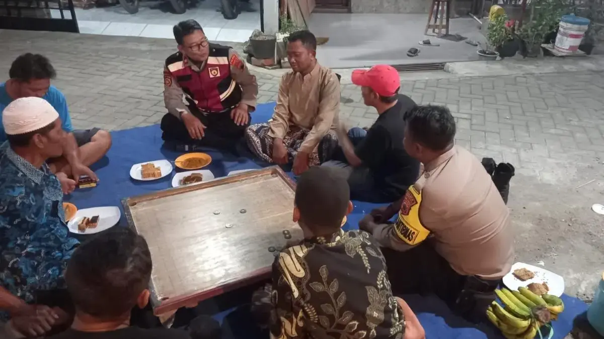 Polsek Pekalongan Utara Perkuat Sinergi, Patroli Sambang Satkamling di Bandengan Guna Jaga Kondusivitas!
