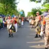 Wali Kota Ajak Warga Lestarikan Tradisi & Cinta Tanah Air di Pawai Pajang Jimat Kanzus Sholawat!