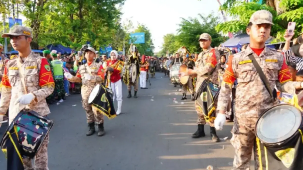 Wali Kota Ajak Warga Lestarikan Tradisi & Cinta Tanah Air di Pawai Pajang Jimat Kanzus Sholawat!