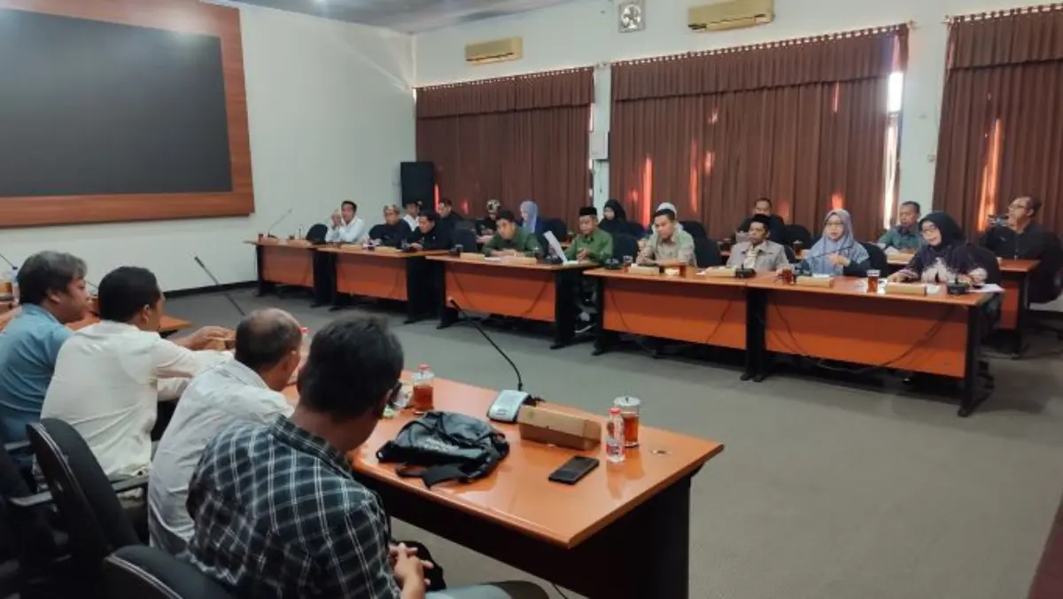 Warga Batang Protes Pantai Dikuasai Pengusaha