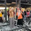 2 Rumah Hangus di Poncorejo Kendal, Bupati Tika Turun Tangan Serahkan Bantuan!