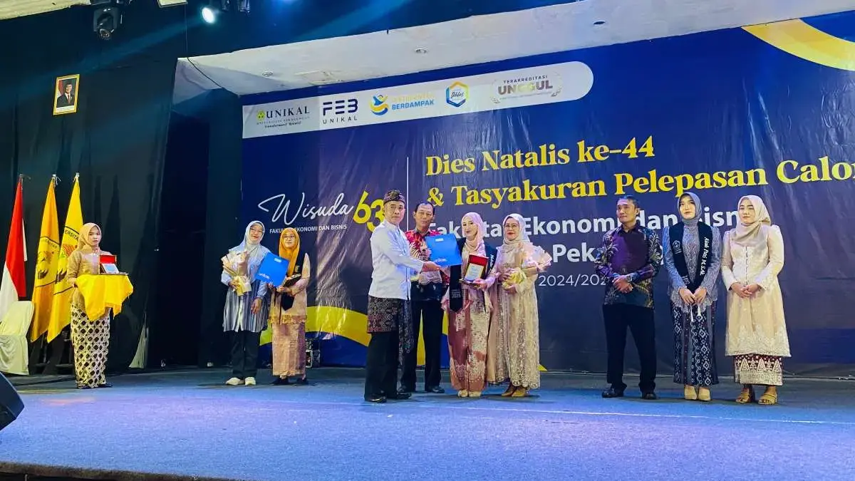 Dies Natalis ke-44 FEB Unikal Lepas 314 Calon Wisudawan, Dorong Lulusan Jadi Pencipta Kerja!
