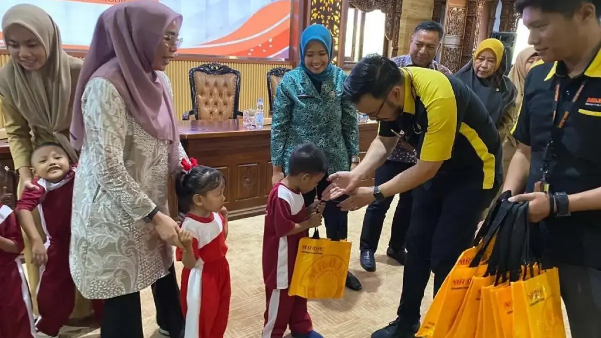 Dukung Pendidikan Dini, MR.DIY Indonesia dan PKK Batang Bagikan 300 Paket Alat Tulis ke Anak PAUD Dukung Pendidikan Dini, MR.DIY Indonesia dan PKK Batang Bagikan 300 Paket Alat Tulis ke Anak PAUD