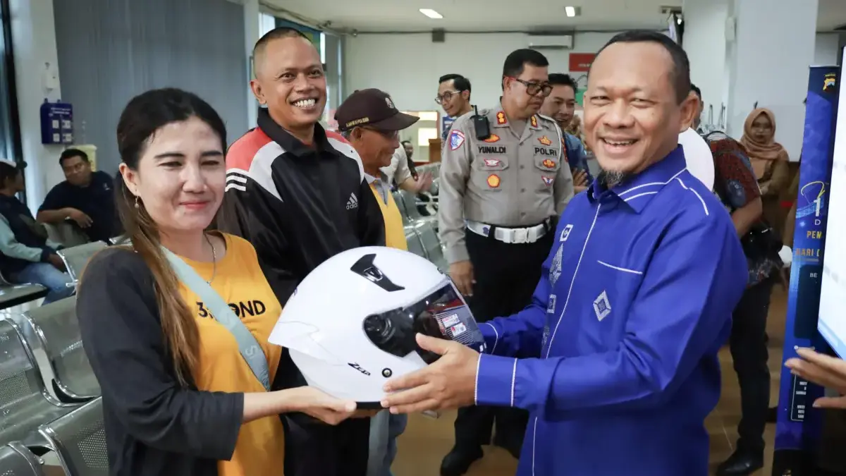 Jasa Raharja Dorong Konsistensi Layanan Publik dan Edukasi Keselamatan Berkualitas di Samsat Kota Semarang Edukasi Keselamatan Berkualitas