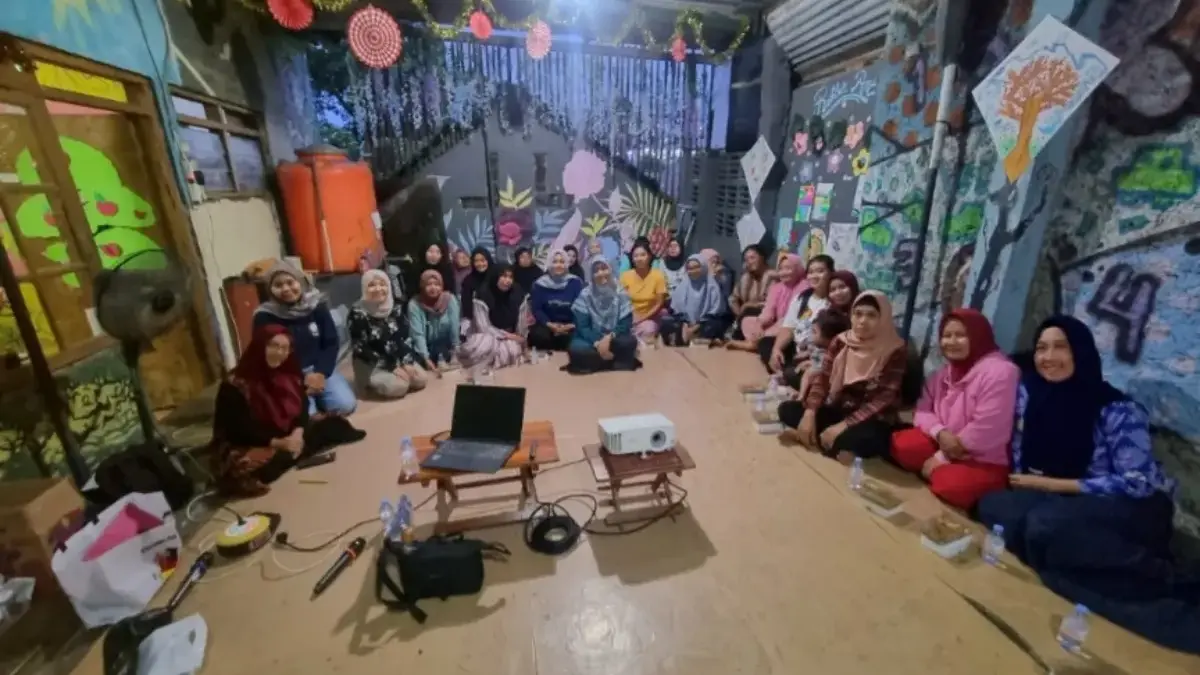 FEB UNDIP Edukasi Orang Tua tentang Pentingnya Hak Anak dan Pola Asuh Positif Edukasi hak anak oleh fakultas ekonomika dan bisnis undip