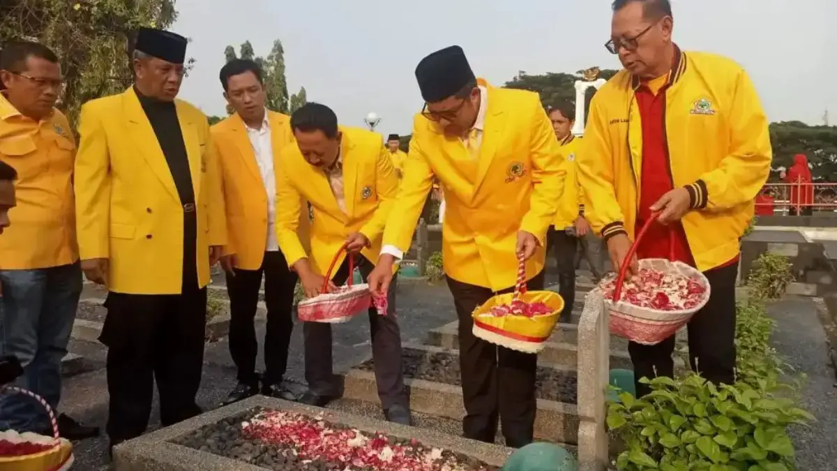 Tabur bunga golkar jateng