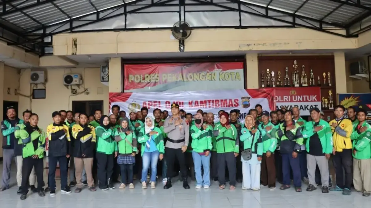 Jaga Kamtibmas Digital, Puluhan Pengemudi Ojek Online Deklarasi Sinergi dengan Polres Pekalongan Kota Jaga Kamtibmas Digital, Puluhan Pengemudi Ojek Online Deklarasi Sinergi dengan Polres Pekalongan Kota