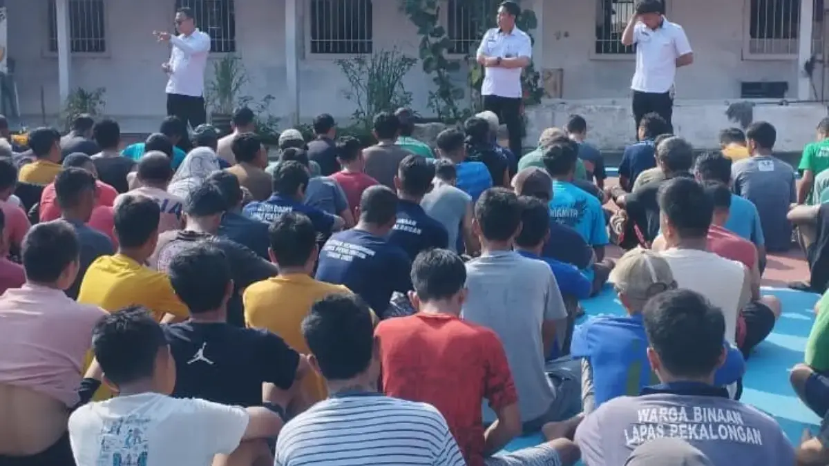 Jaga Ketertiban, Kepala KPLP Lapas Pekalongan Minta WBP Patuhi Tata Tertib & Hindari Pelanggaran!