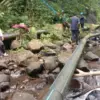 Jelang Musim Hujan, PDAM Pekalongan Tingkatkan Kewaspadaan & Amankan Pipa di Sungai Sidosukmo!