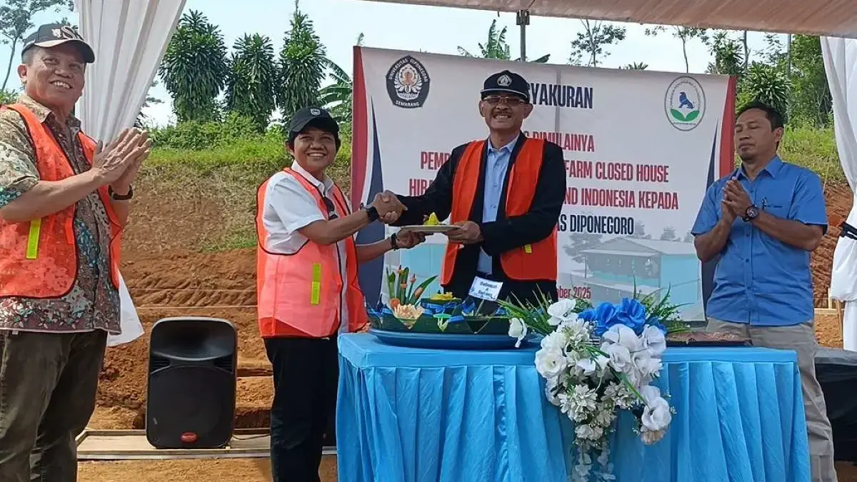 Kandang Ayam Canggih Berbasis IoT Dibangun Undip & Charoen Pokphand di Batang, Dorong Modernisasi Peternakan!