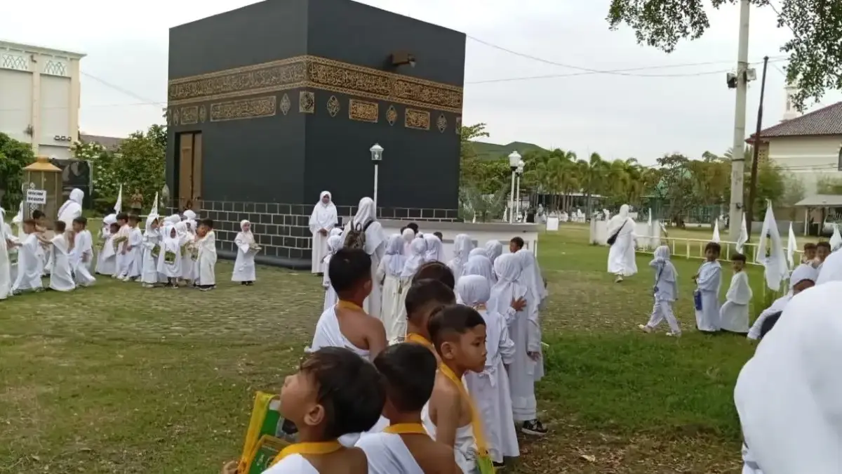 Masya Allah! 730 Anak PAUD JSIT Pekalongan Ikuti Simulasi Manasik Haji, Tanamkan Cinta Allah SWT