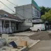 Proyek Trotoar A Yani Batang Molor, Kabel Semrawut Disorot, Kontraktor Kena Denda Rp1,5 Juta/Hari!