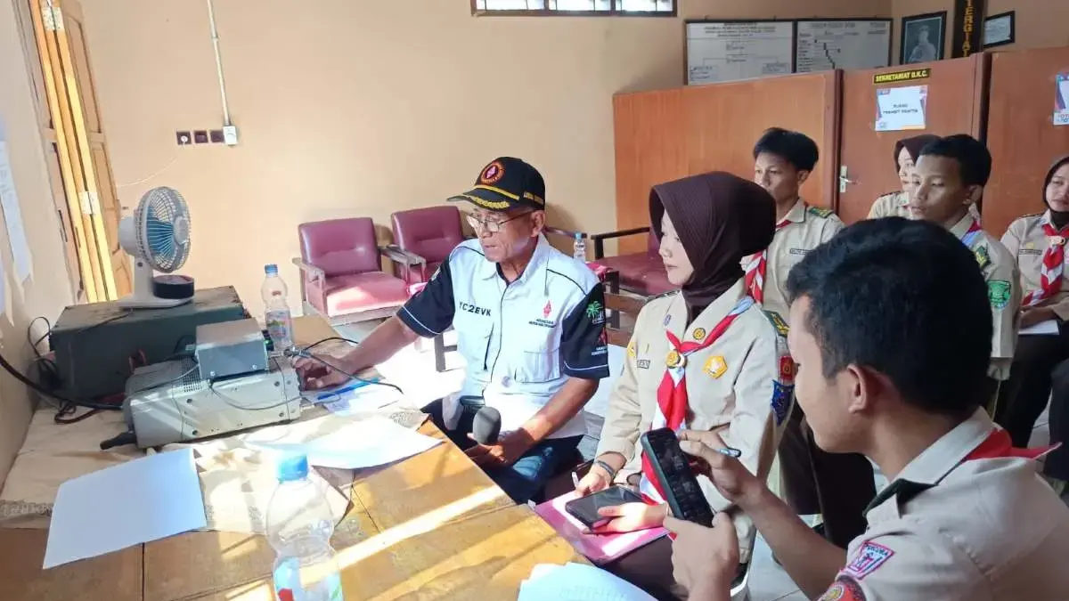 Ratusan Pramuka Gen Z Batang Antusias Belajar Radio Amatir di Ajang JOTA JOTI 2025!