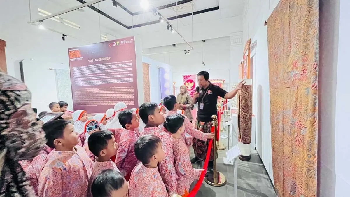 Rayakan Hari Batik Nasional, Murid TK Aisyiyah Belajar Sambil Bermain di Museum Batik Pekalongan!