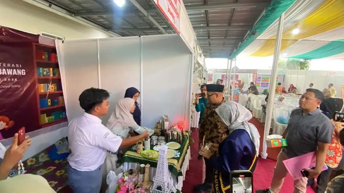 Unik! Gairahkan Minat Baca, Bupati Faiz Hadiahi Es Krim Gratis untuk Pengunjung Aktif Perpus Batang Unik! Gairahkan Minat Baca, Bupati Faiz Hadiahi Es Krim Gratis untuk Pengunjung Aktif Perpus Batang