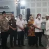 Wali Kota Aaf Resmikan Nikah Massal di Hotel Berbintang: Delapan Pasangan Raih Legalisasi Hukum!