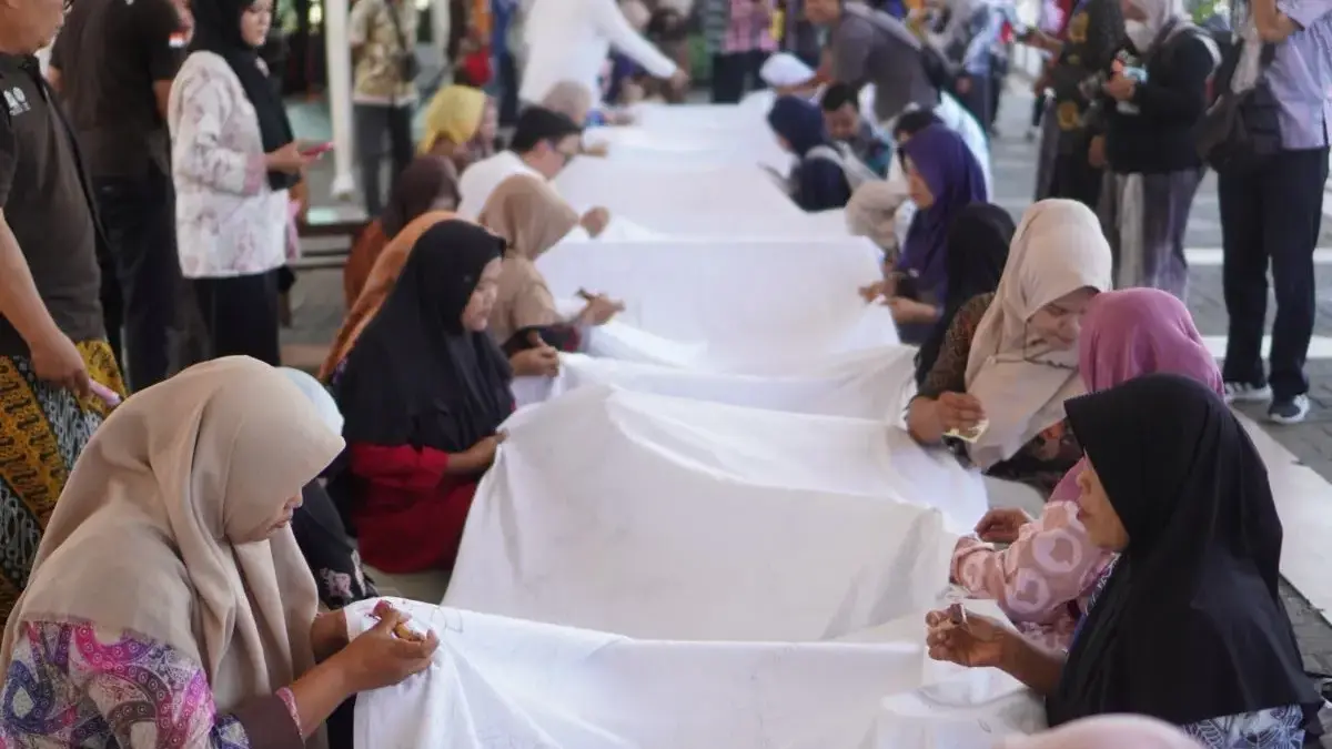 Workshop Membatik 16 Meter Jadi Pembuka Hari Batik Nasional di Pekalongan, Libatkan 32 Penggiat!
