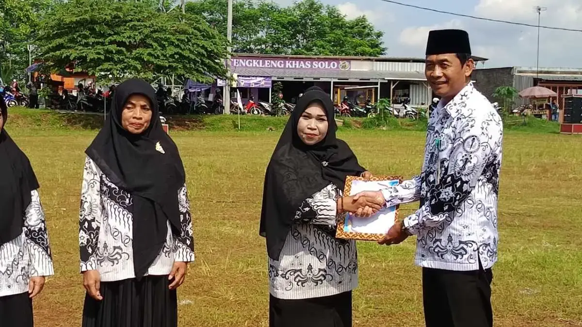 30 Tahun Mengabdi, Guru Honorer TK Juwiyah di Batang Berharap Diangkat PPPK Walau Gaji Cuma Rp 450 Ribu