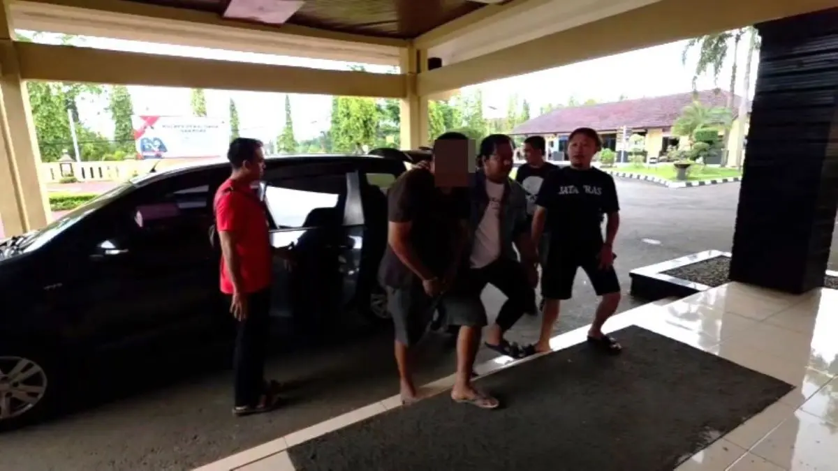 CCTV Rekam Aksinya, Gendowor Bobol SDN Tengengwetan Siwalan, Gasak Chromebook dan Proyektor