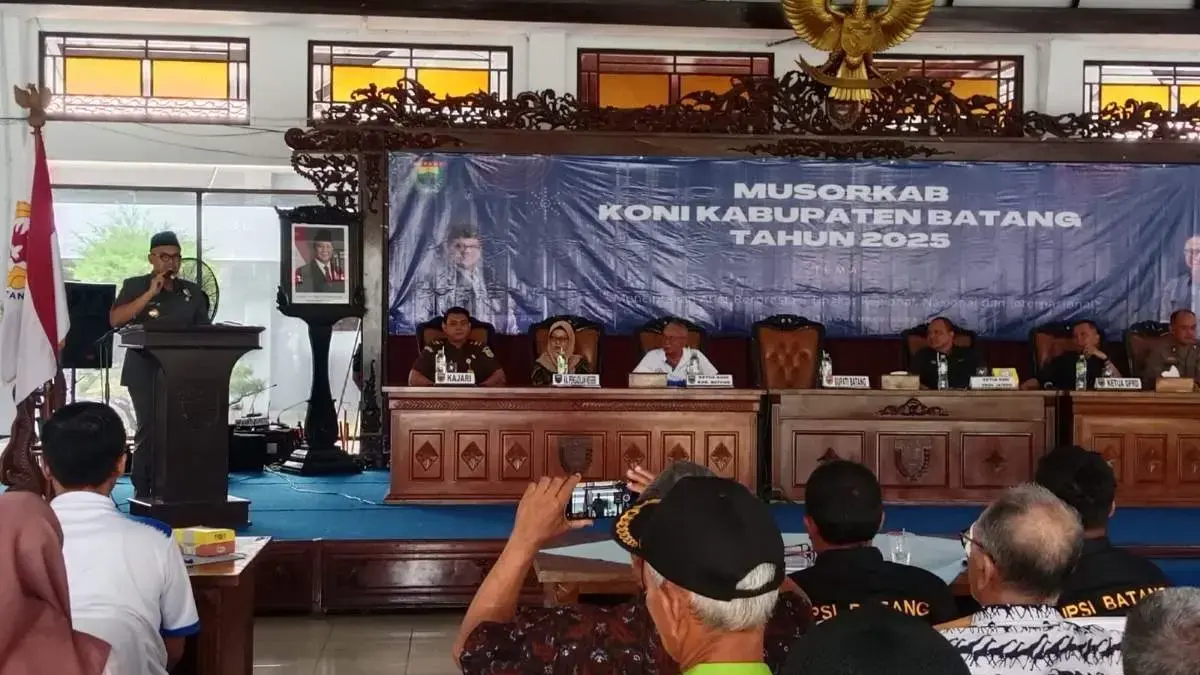 Demi Harga Diri Lokal, Bupati Faiz Tolak Atlet Impor, Targetkan Batang Tembus 10 Besar Porprov Jateng Demi Harga Diri Lokal, Bupati Faiz Tolak Atlet Impor, Targetkan Batang Tembus 10 Besar Porprov Jateng
