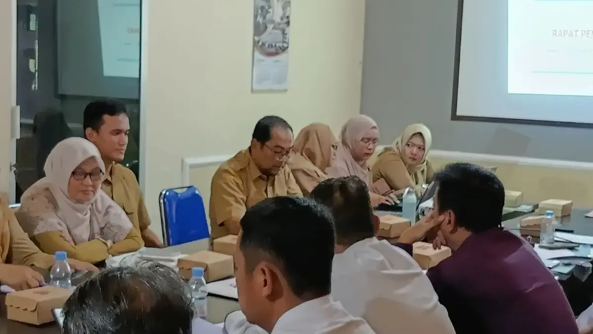 Dugaan Cemari Sungai Sono, DLH Batang Panggil 4 Perusahaan Industri dan Rumah Sakit untuk Sosialisasi Dugaan Cemari Sungai Sono, DLH Batang Panggil 4 Perusahaan Industri dan Rumah Sakit untuk Sosialisasi