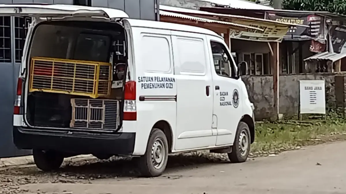 Mobil MBG Dipakai Angkut Sangkar Burung dan Motor, Wabup Batang Berang! Mobil MBG digunakan untuk mengangkut sangkar burung hingga sepeda motor.