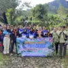 Komunitas Pecinta Gunung Batang (KPGB) menggelar kegiataan restorasi mata air lereng Gunung Kamulyan.