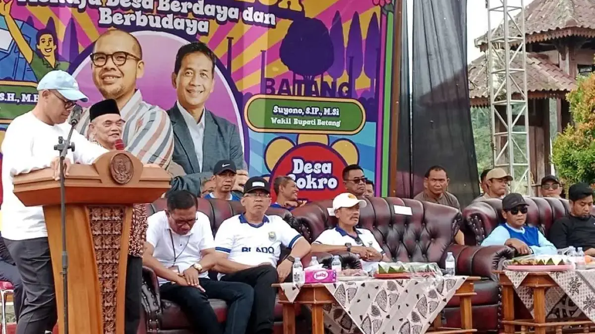 Jelang Haul Akbar, Warga Keluhkan Akses Wisata Religi Wonobodro Batang yang Sempit Penuh Kemacetan Jelang Haul Akbar, Warga Keluhkan Akses Wisata Religi Wonobodro Batang yang Sempit Penuh Kemacetan