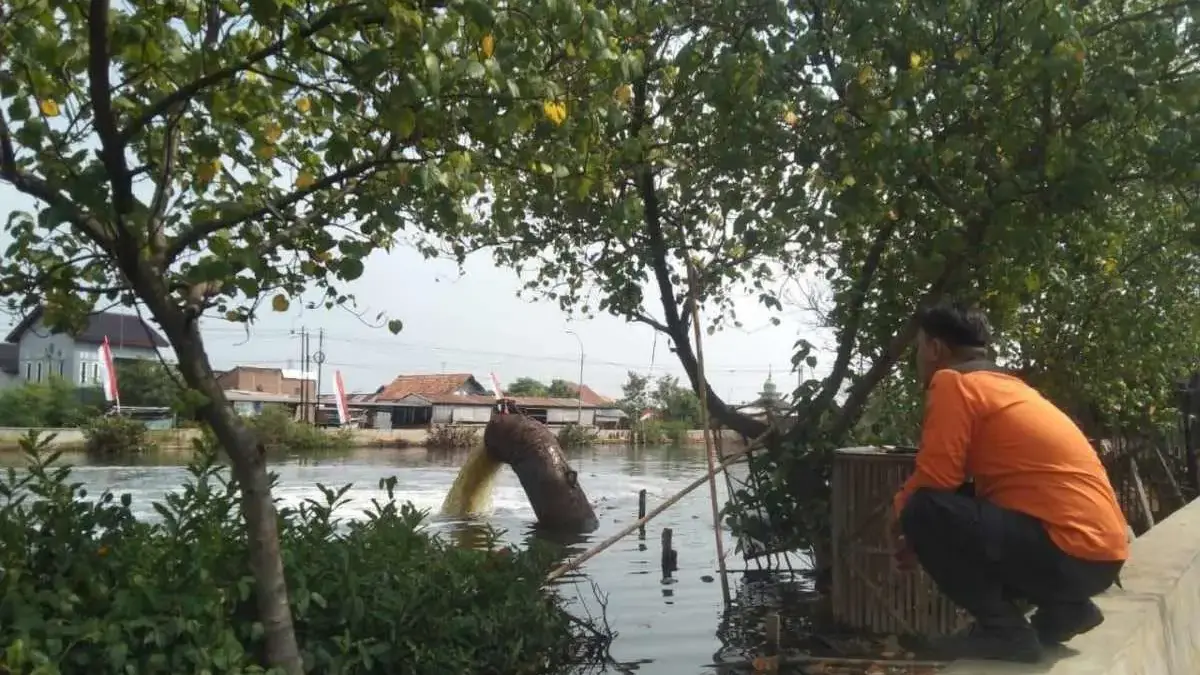 Mitigasi Banjir Pekalongan, BPBD Pastikan 46 Unit Pompa Air Siap Beroperasi 24 Jam Penuh  
