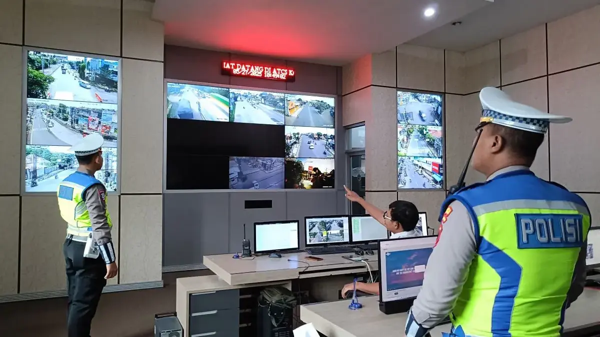 Satlantas Pekalongan Pantau Kamseltibcarlantas Lewat ATCS, Imbau Warga Tertib di Operasi Zebra