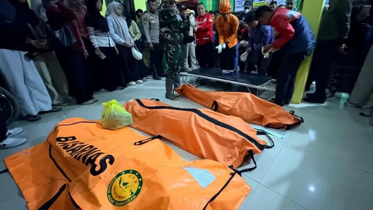 Tragedi KKN, Enam Mahasiswa UIN Walisongo Gugur Dihanyutkan Banjir Bandang Sungai Genting Kendal Tragedi KKN, Enam Mahasiswa UIN Walisongo Gugur Dihanyutkan Banjir Bandang Sungai Genting Kendal