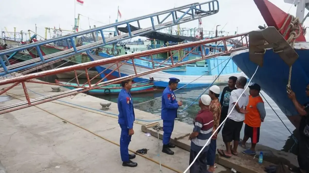 Waspada Perubahan Cuaca, Polairud Imbau Nelayan Pekalongan Prioritaskan Keselamatan saat Melaut