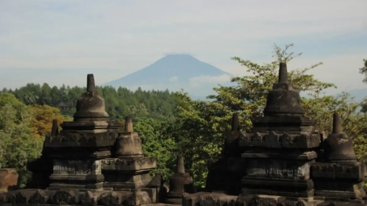 Kalender Jawa Tanggal 1 Desember 2025: Ungkap Keberuntungan Weton Senin Pahing di Bulan Ini! kalender jawa tanggal 1 desember 2025