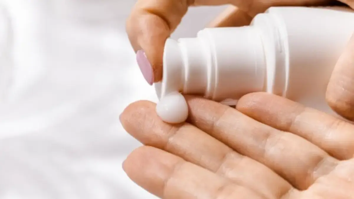 4 Merk Moisturizer untuk Anak Sekolah yang Ringan, Atasi Masalah Kulit Berminyak dan Berjerawat Merk Moisturizer untuk Anak Sekolah