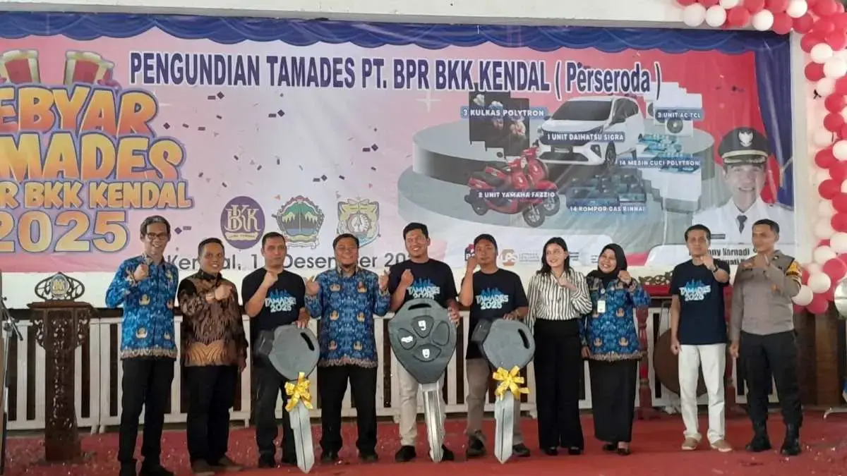 Aset BPR BKK Kendal Tumbuh 7 Persen, Direktur Akhmad Mundolin Bagi-bagi Hadiah Mobil dan Motor untuk Nasabah