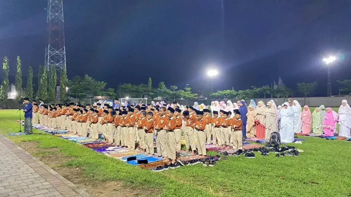 Cetak Karakter Islami, Ratusan Siswa SD Muhamka 1 Pekajangan Antusias Ikuti Program "Pejuang Subuh" Cetak Karakter Islami, Ratusan Siswa SD Muhamka 1 Pekajangan Antusias Ikuti Program \"Pejuang Subuh\"