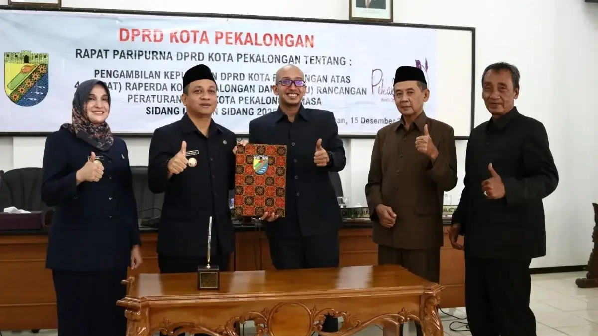 DPRD Kota Pekalongan Sahkan Empat Perda Baru, Dukung Kota Cerdas dan Pelayanan Publik DPRD Kota Pekalongan Sahkan Empat Perda Baru, Dukung Kota Cerdas dan Pelayanan Publik