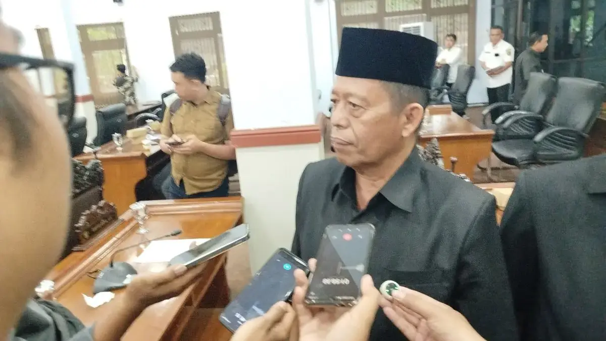 DPRD Pekalongan Panggil SPPG Buntut Laka Mobil MBG, Soroti Sopir Expired dan Usia Melebihi Batas DPRD Pekalongan Panggil SPPG Buntut Laka Mobil MBG, Soroti Sopir Expired dan Usia Melebihi Batas