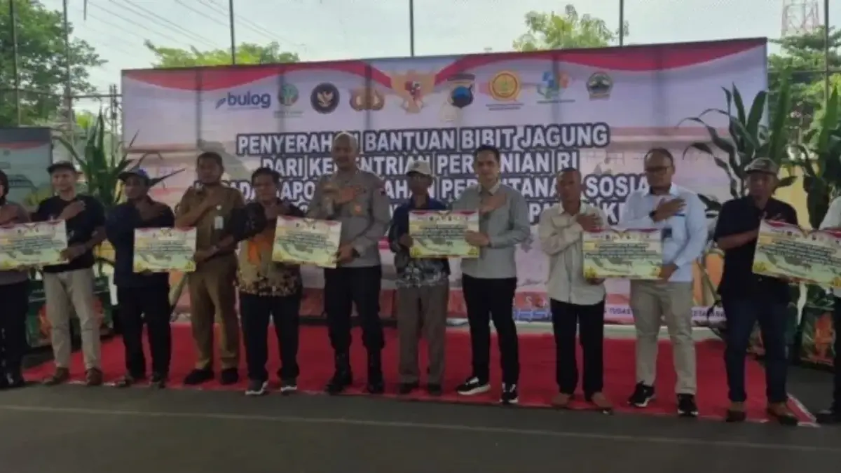 Dukung Ketahanan Pangan, Kapolres Kendal Salurkan 22,2 Ton Bibit Jagung untuk Lahan 1.400 Hektare