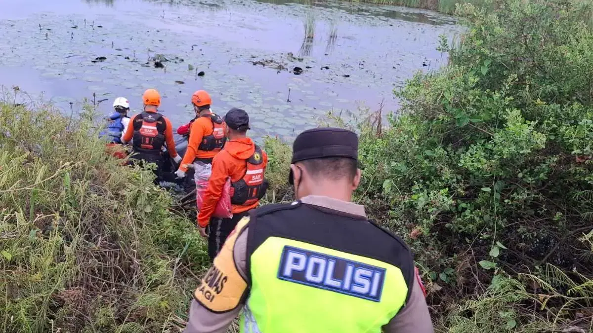 Geger! Nelayan Temukan Mayat Pria Tanpa Identitas di Tengah Rawa Siwalan Pekalongan Geger! Nelayan Temukan Mayat Pria Tanpa Identitas di Tengah Rawa Siwalan Pekalongan