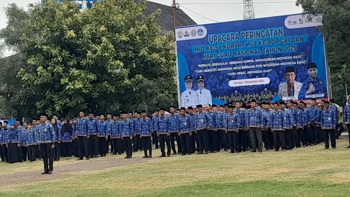 HUT KORPRI ke-54, Bupati Kendal Tekankan Profesionalisme ASN dan Guru untuk Wujudkan Indonesia Emas HUT KORPRI ke-54, Bupati Kendal Tekankan Profesionalisme ASN dan Guru untuk Wujudkan Indonesia Emas