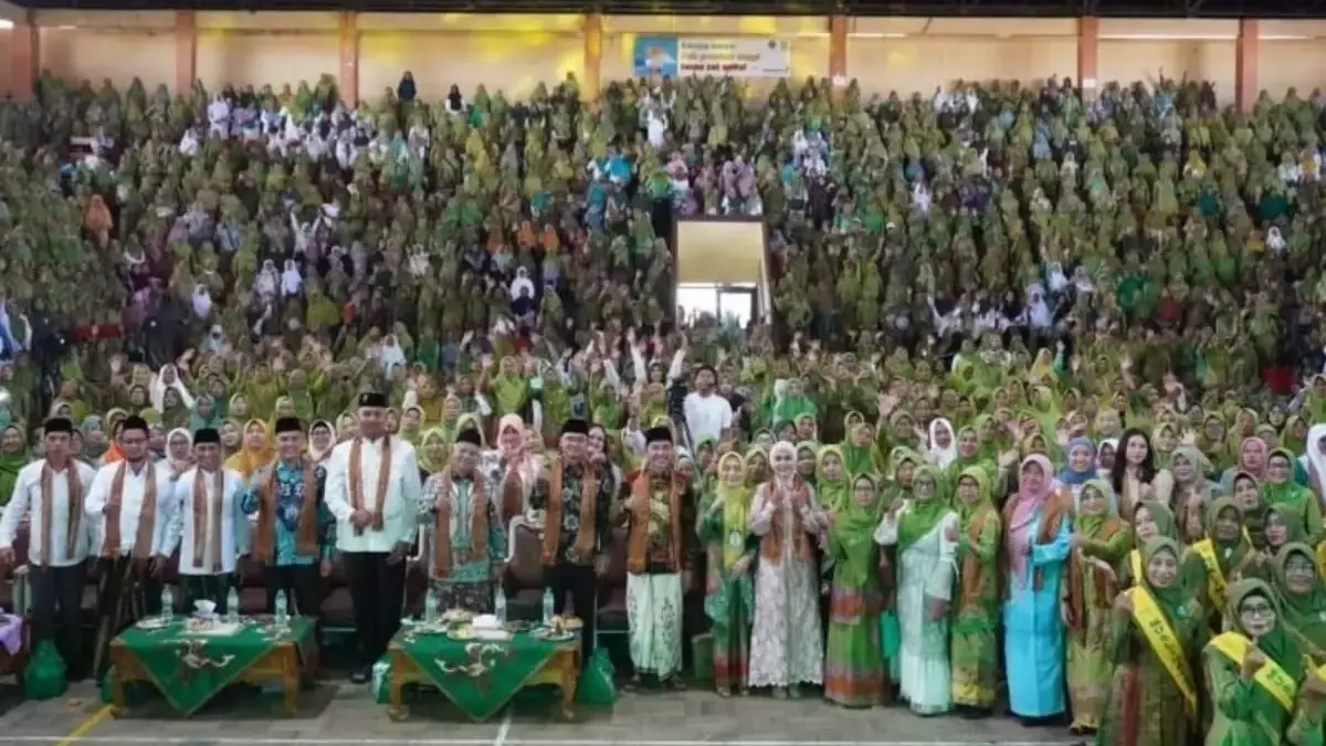 Harlah ke-79, Ribuan Muslimat NU Kendal Hadir di GOR Bahurekso, Siap Perkuat Sinergi Daerah Harlah ke-79, Ribuan Muslimat NU Kendal Hadir di GOR Bahurekso, Siap Perkuat Sinergi Daerah
