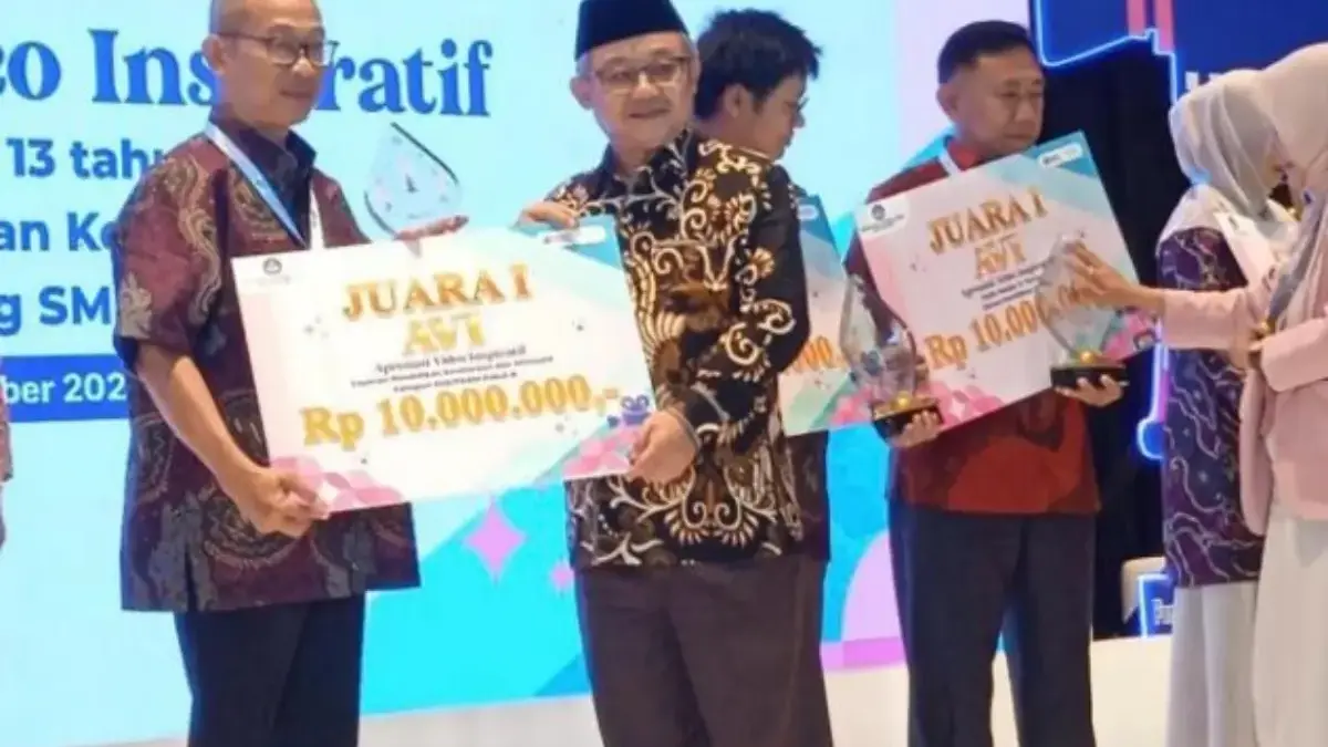 Inovasi Limbah Batik Jadi Sandal Hotel, SKB Pekalongan Sabet Juara Nasional AVI Wajib Belajar 2025
