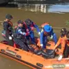 Jasad Perempuan yang Tenggelam di Sungai Loji Pekalongan Ditemukan, Tim SAR Gabungan Evakuasi Korban ke RSUD B