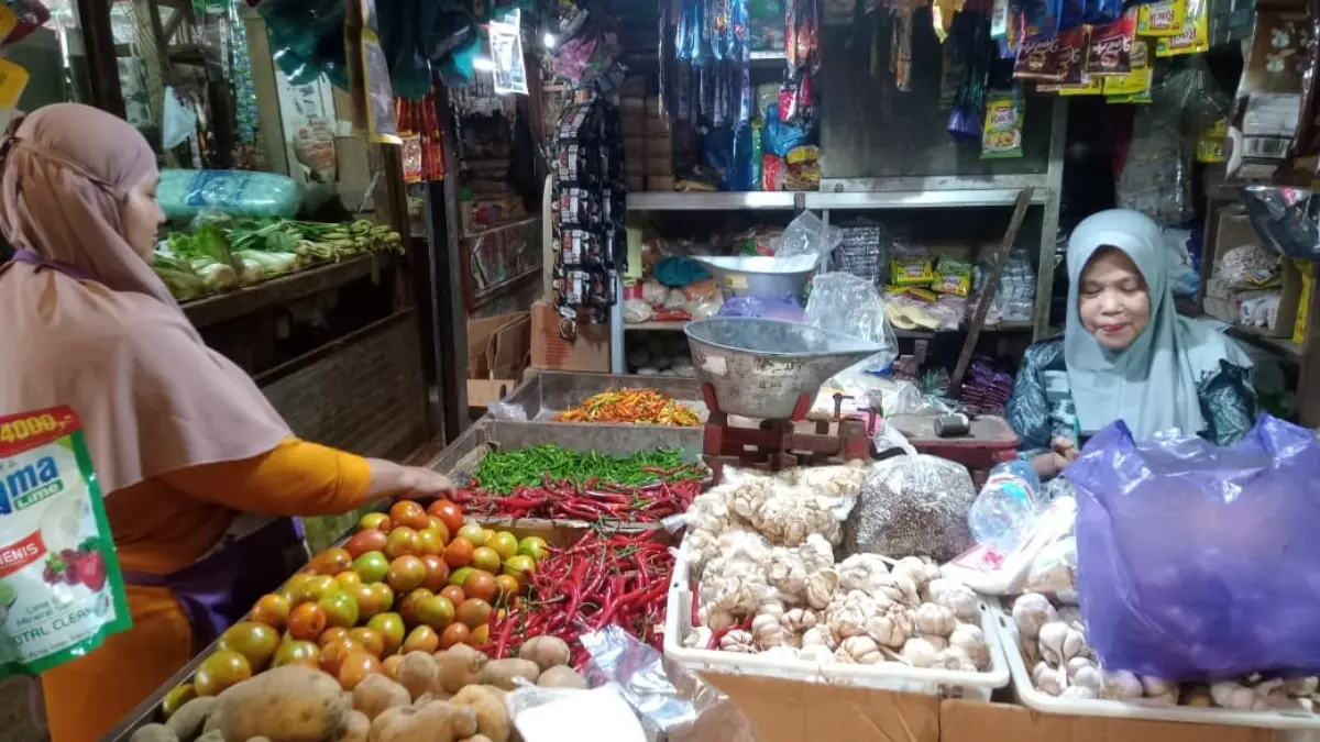 Jelang Nataru, Harga Sayuran dan Telur Meroket di Pasar Pekalongan: Cabai Setan Tembus Rp 90 Ribu/Kg Jelang Nataru, Harga Sayuran dan Telur Meroket di Pasar Pekalongan: Cabai Setan Tembus Rp 90 Ribu/Kg