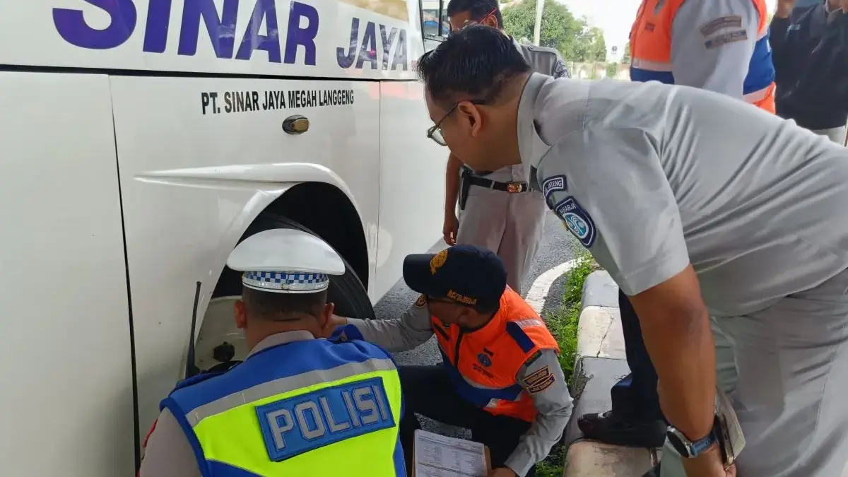 Jelang Nataru, Petugas Gabungan Gelar Ramp Check di Terminal Pekalongan Demi Keselamatan Penumpang