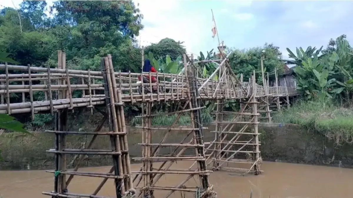 Jembatan Bambu Ngampel Wetan Kendal Bukan Sekadar Akses, Jadi Sumber Berkah Musholla dan Masjid Jembatan Bambu Ngampel Wetan Kendal Bukan Sekadar Akses, Jadi Sumber Berkah Musholla dan Masjid