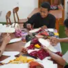 Kreatif! SKB Kota Pekalongan Sulap Limbah Perca Batik Jadi Sandal Hotel hingga Raih Juara 1 Nasional