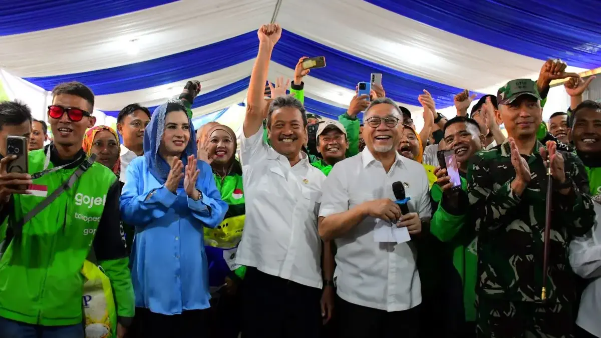 Kunjungi Bulog Pekalongan, Menko Zulhas Pastikan Stok Beras Aman dan Fokus Swasembada Protein di 2026