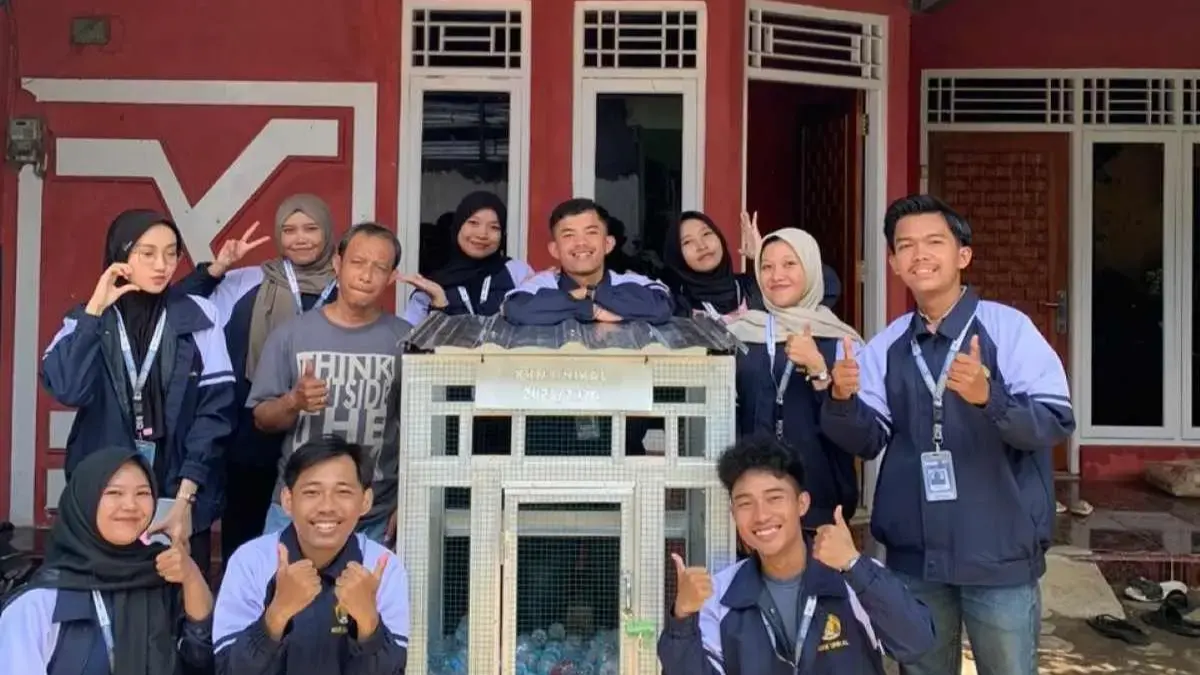 Kurangi Limbah, KKN UNIKAL Hadirkan Komposter Aerob dan Rumah Botol di Podosugih Kota Pekalongan Kurangi Limbah, KKN UNIKAL Hadirkan Komposter Aerob dan Rumah Botol di Podosugih Kota Pekalongan